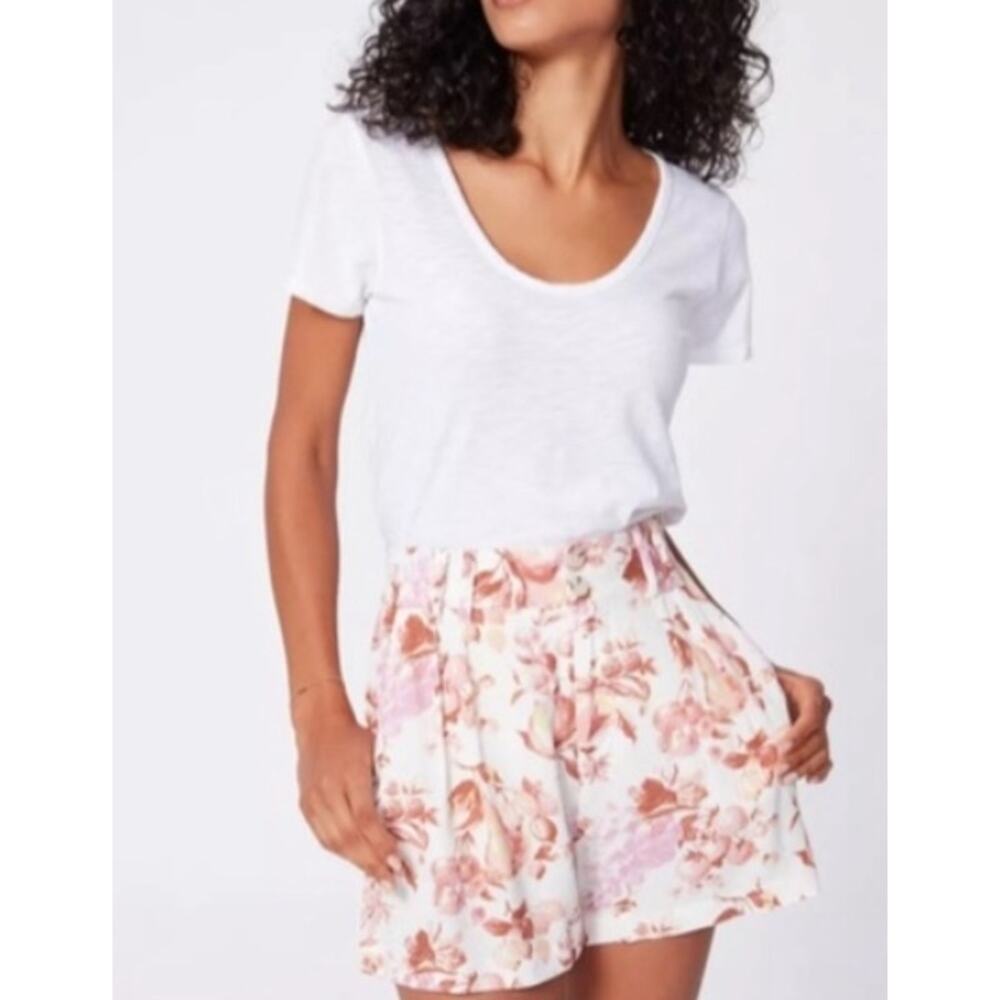 Paige High Rise Floral Fruit Mecca Orange Tabby Shorts Pleated viscose Sz 6 NWT